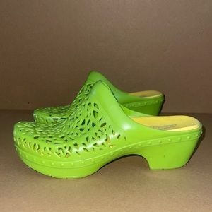 Dansko summer clogs | Size 40 | good condition | one blemish ( shown in picture)